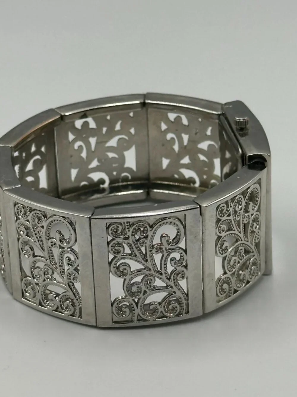 3/$30 New York & Company Watch Women Silver Swirl Filigree Stretch Band 6.75